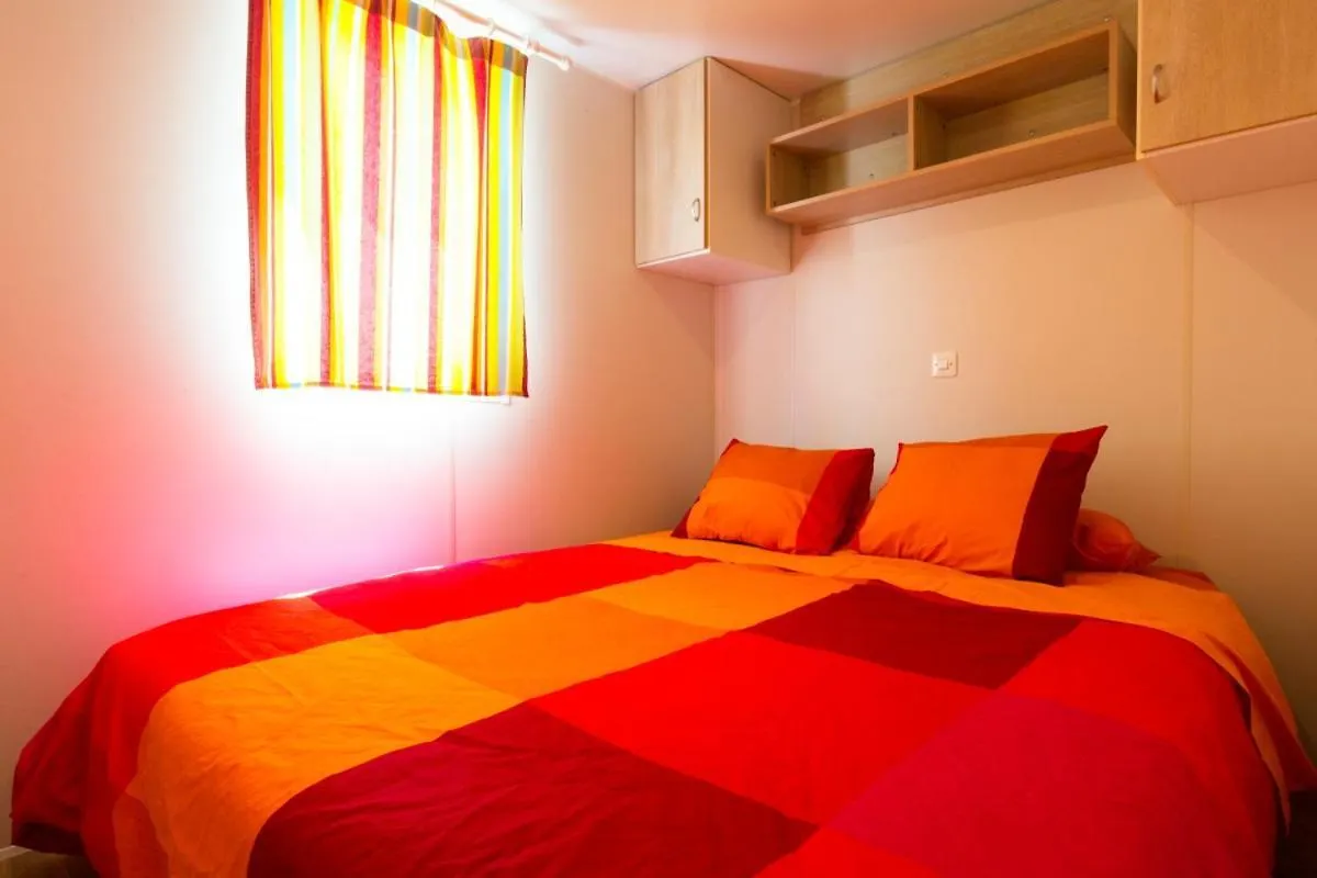 Camping Bungalows El Far Calella 2*,