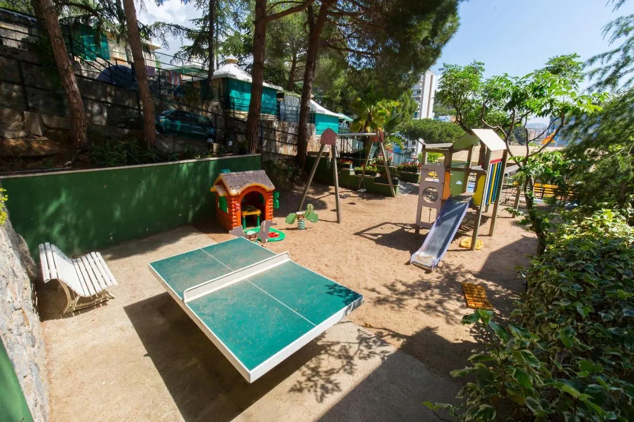 Camping Bungalows El Far Καλέλα